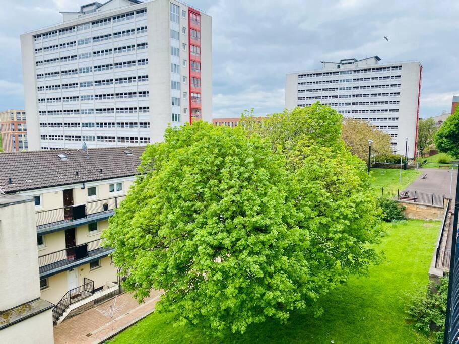 Chic Flat With Balcony Close To Merchant City Glasgow Exterior photo
